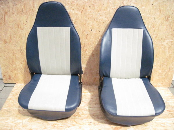 Sitzgarnitur aus Kunstleder blau-sandbeige, gebraucht, daher Gebrauchsspuren aber gut erhalten